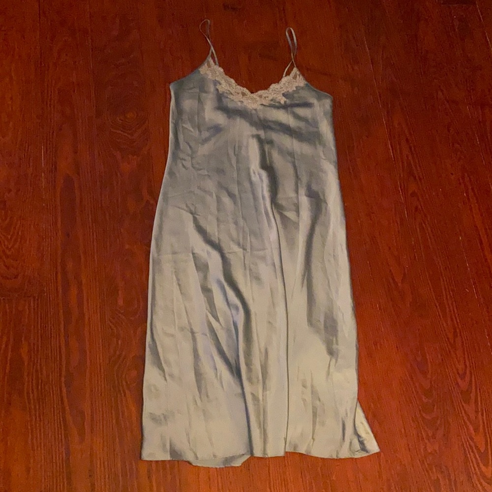 Jones New York satin nightgown excellent vintage 19” bustline